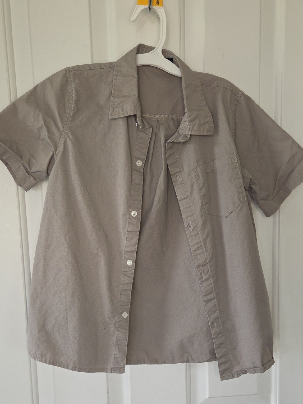 Boy's Short Sleeve Button-Down Shirt in Gray